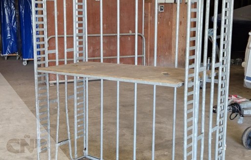 Foto van Bloemenkarren