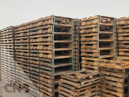 Houten onderzetters met tussenliggers