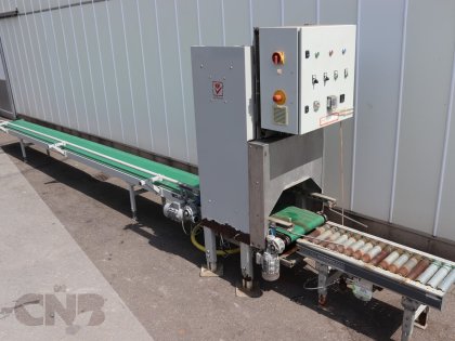 Automatische emmervuller met ontstapelaar