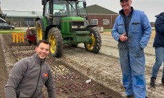 News image: Een kleine 100.000 bloembollen geplant op de Floratuin!